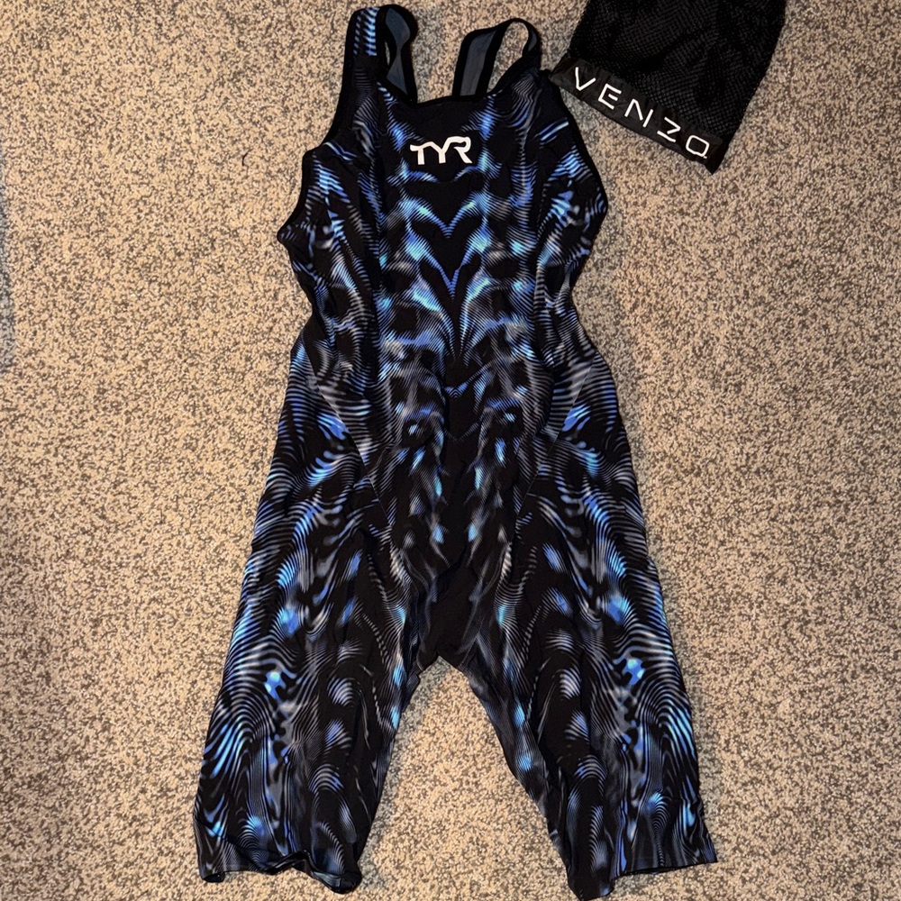 TYR Closed Back Venzo Genesis Blue 199 Racing Suit Fastskin Size 27